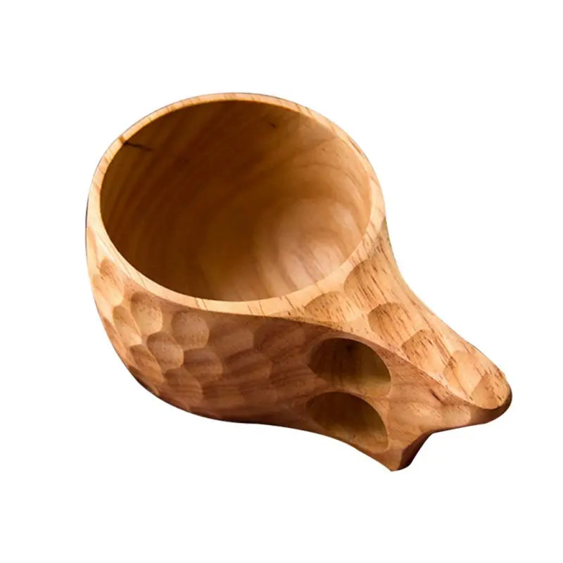 Taza artesanal escandinava de madera clara kuksa