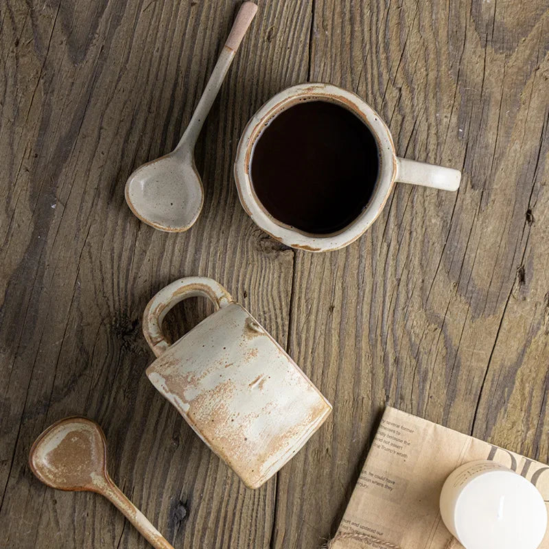 Taza y cuchara cerámica estilo japonés